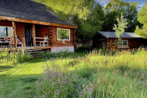 Anne Kent Cabins - Looking at the Tetons