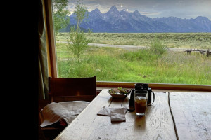 Anne Kent Cabins - Looking at the Tetons