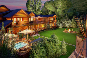 Rustic Inn Creekside Resort and Spa