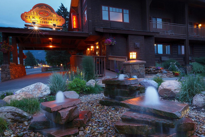Elk Country Inn — , 
