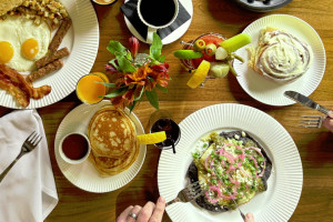 Rusty Parrot Lodge | Gourmet Breakfasts