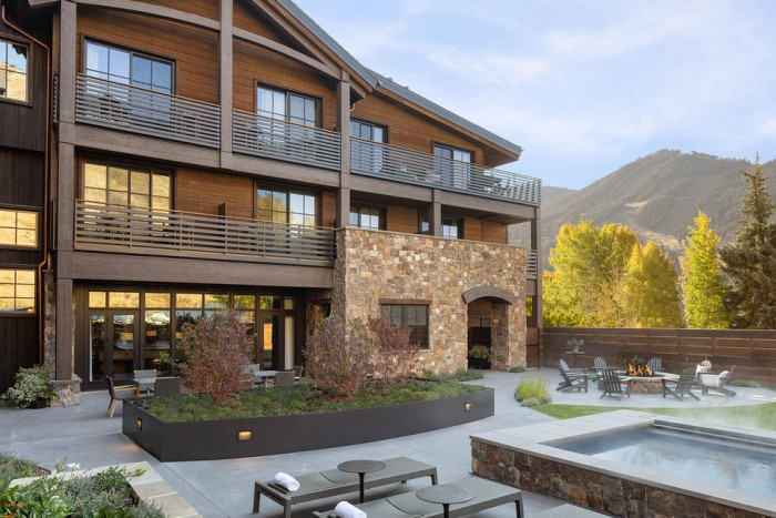 Rusty Parrot Lodge — Jackson, WY