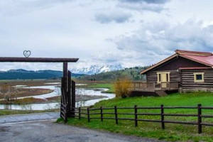 Heart Six Guest Ranch & Cabins - in Moran WY