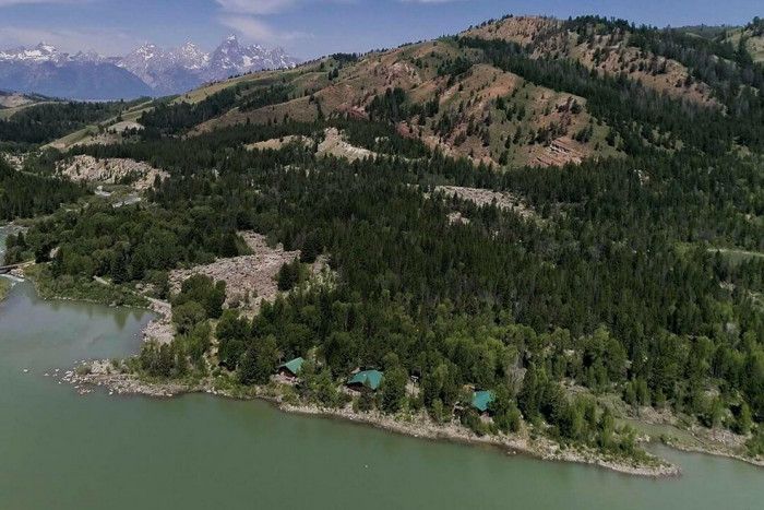 Budge Slide Lake Cabins — Kelly, WY