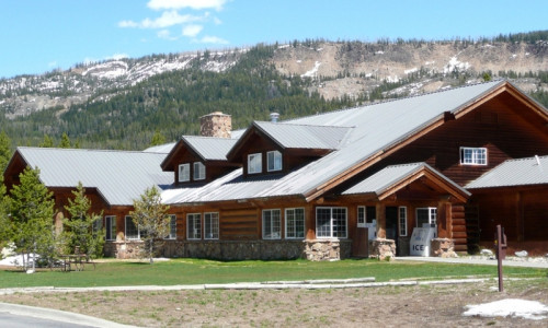 Headwaters Lodge and Cabins at Flagg Ranch